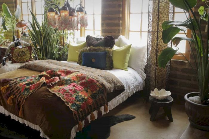Источник фото: https://www.thespruce.com/beautiful-boho-bedroom-decorating-ideas-4119470