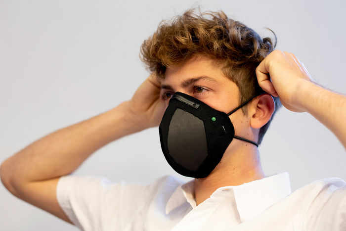Дыхательная маска с графеном Guardian G-Volt. Дизайн: LIGC Applications