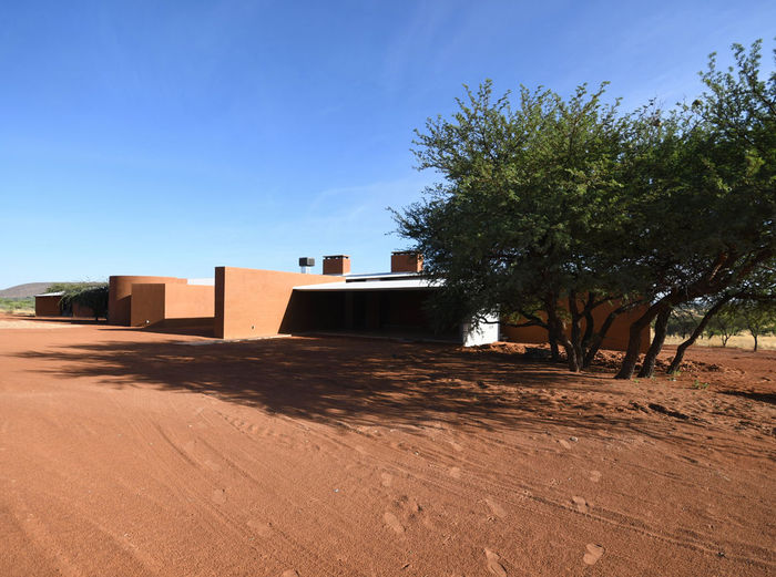 Открытый дом в пустыне