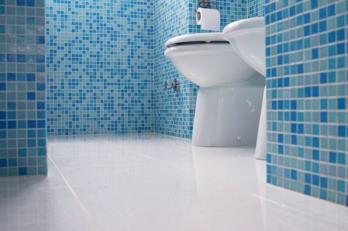 Оформление стен ванной комнаты мозаикой