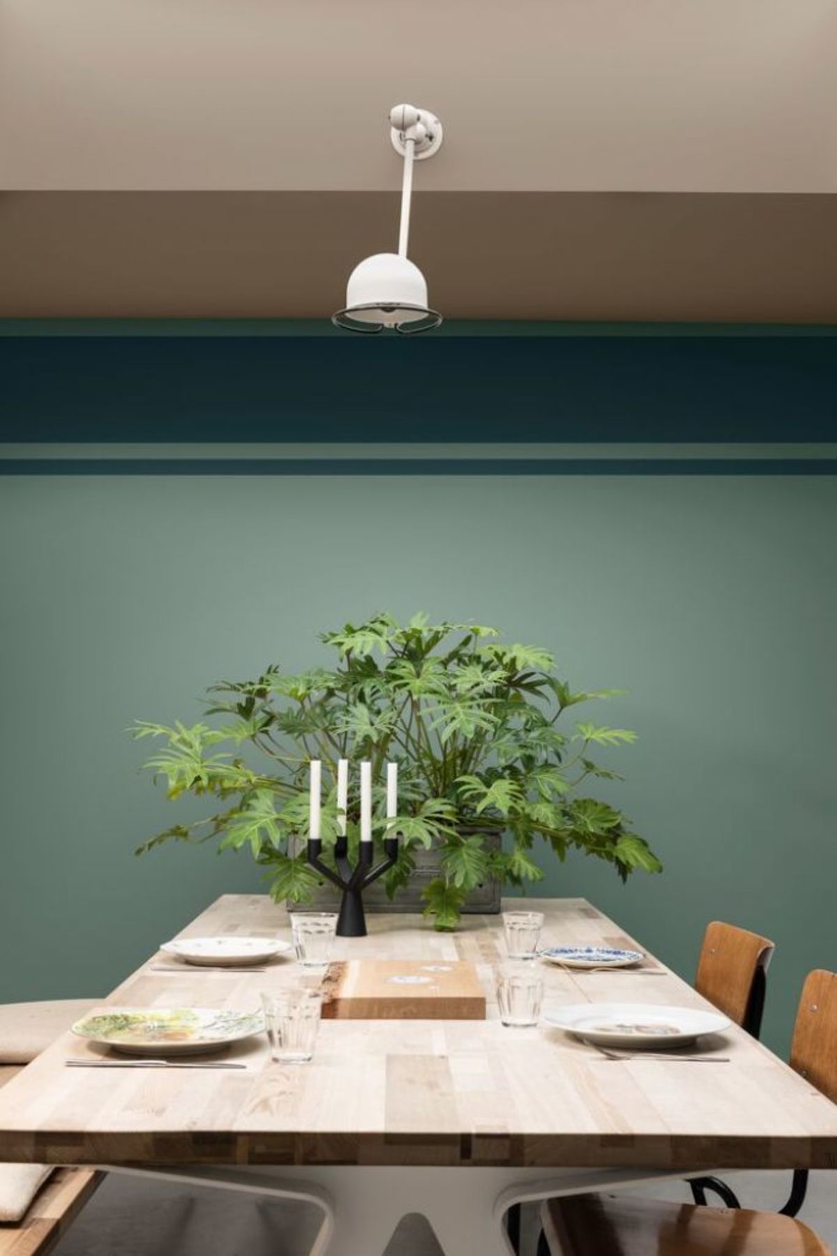 Модный цвет стен в интерьере 2022 на кухне