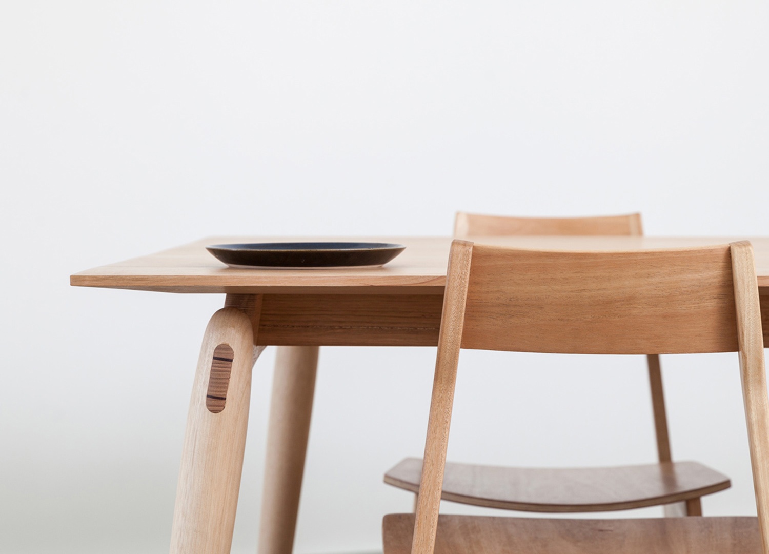 est-living-flea-chair-markowitz-design.05