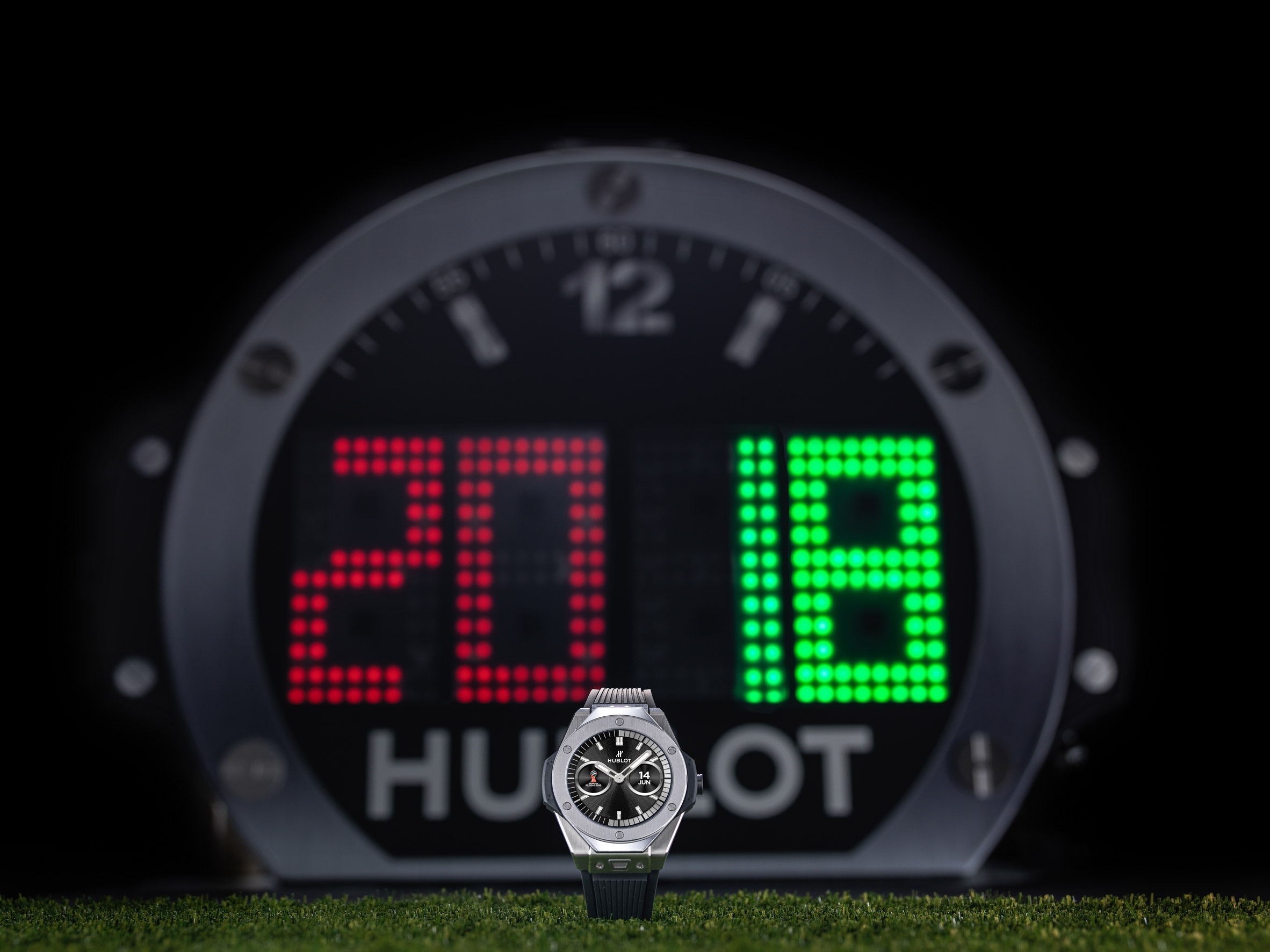 Арена часы. Hublot Football. Hublot табло. Футбольные часы. Hublot табло футбол.