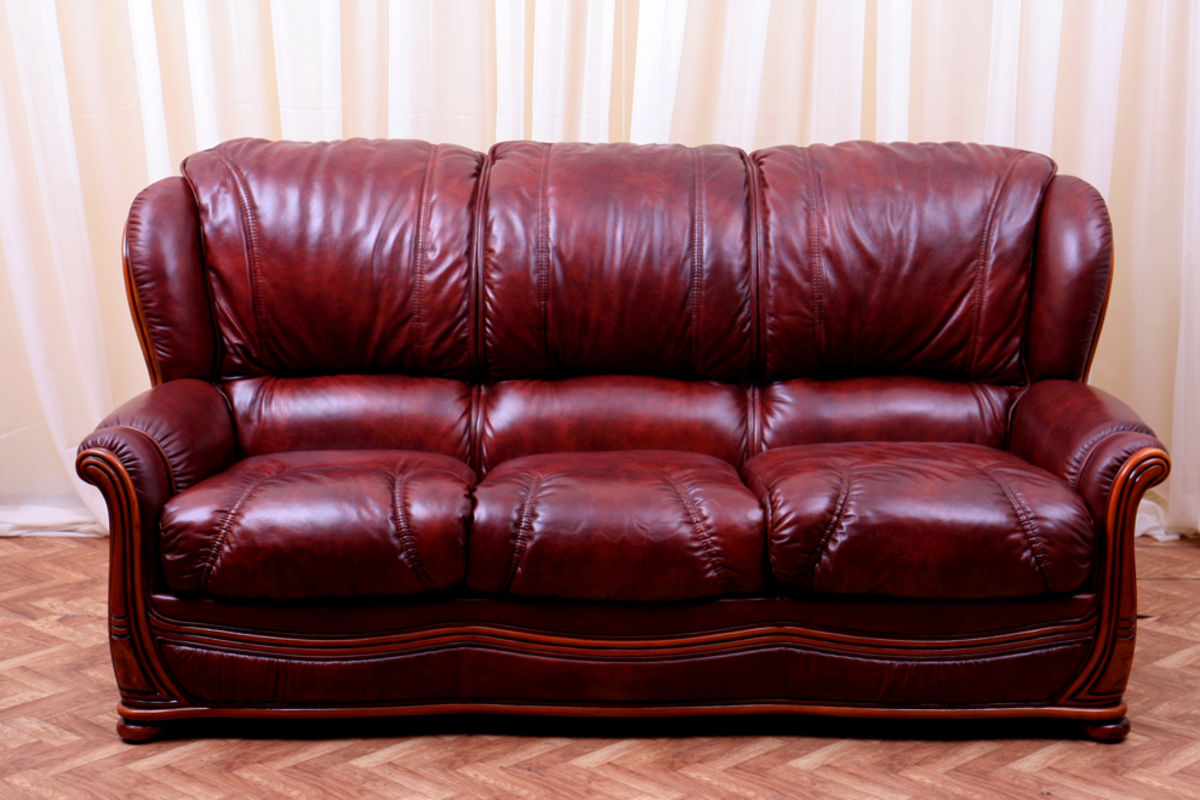 Мебель кожаные диваны. Кожаный диван. Мягкий кожаный диван. Мягкая мебель из кожи. Старинный кожаный диван.