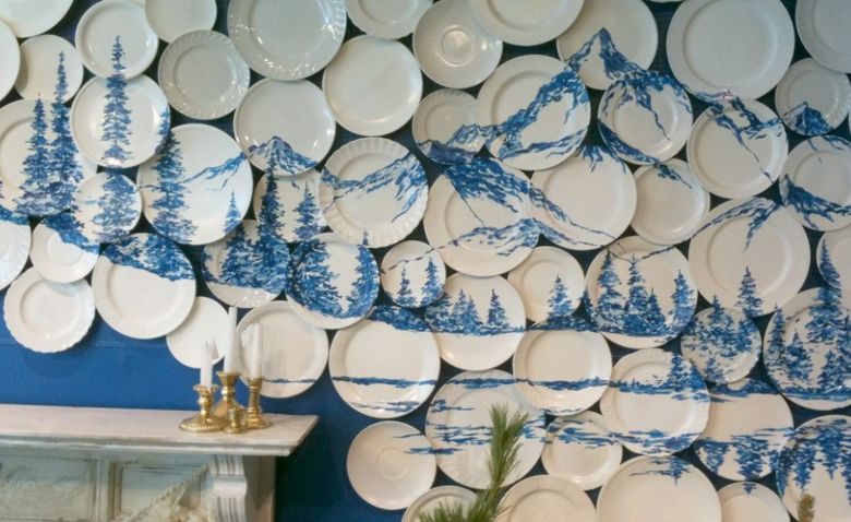 Как украсить стены дома с помощью настенных тарелок