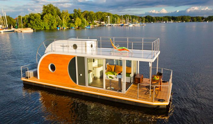 Nautilus Houseboats